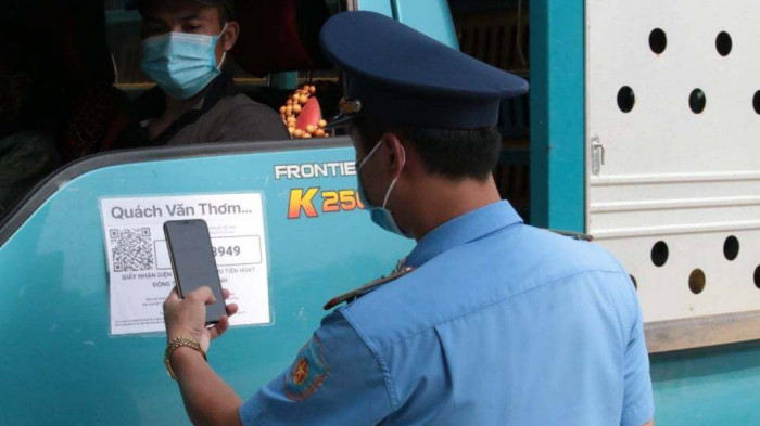 Xử lý nghiêm xe "luồng xanh" vi phạm.