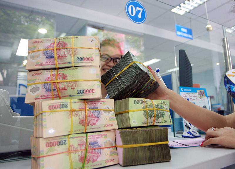 Lãi suất liên ngân hàng đảo chiều.