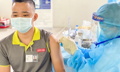 Tiêm vaccine Covid-19 cho trẻ từ 12-18 tuổi, Bộ Y tế nói gì?