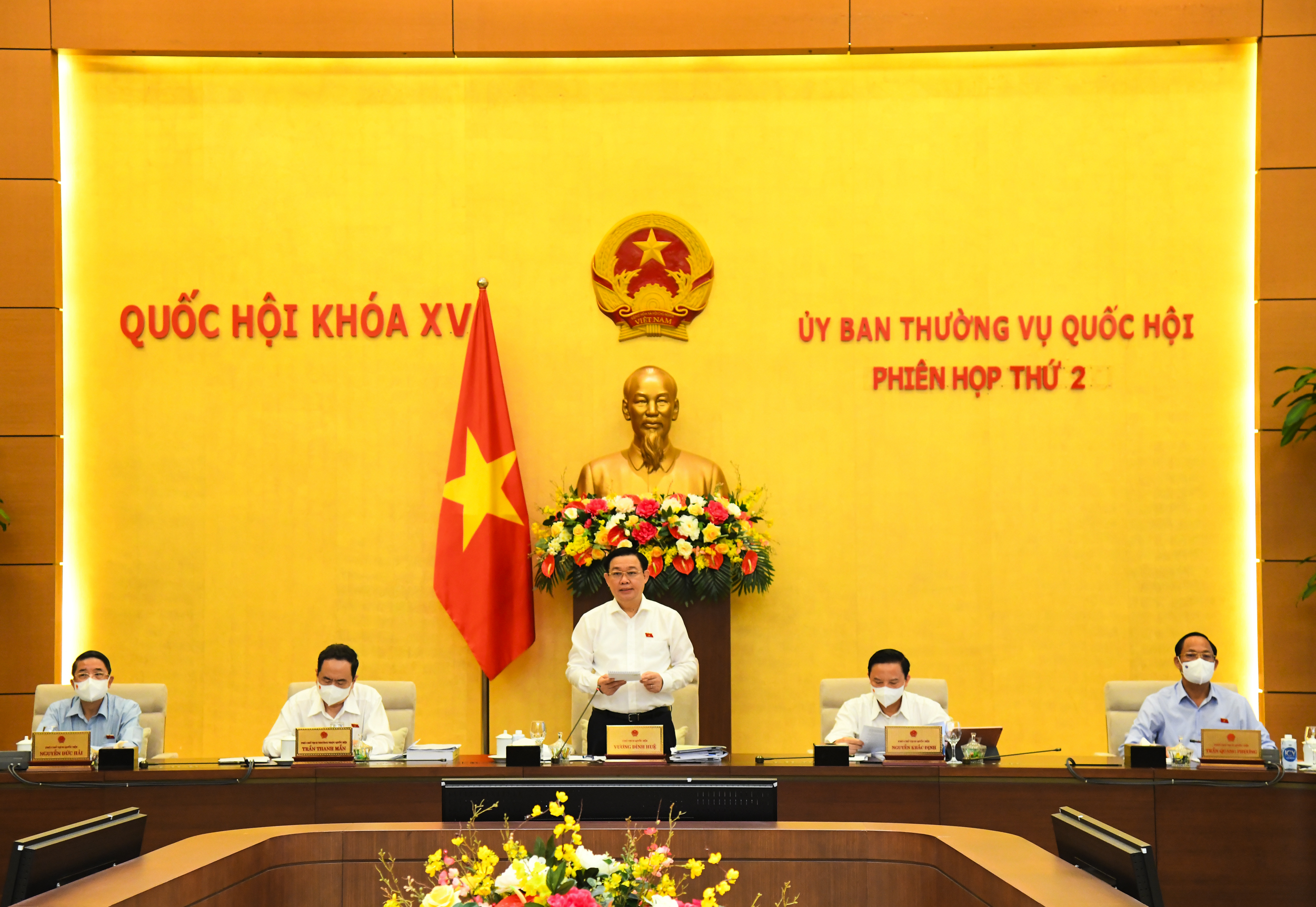 Chủ tịch Quốc hội Vương Đình Huệ phát biểu khai mạc phiên họp - Ảnh: Quochoi.vn