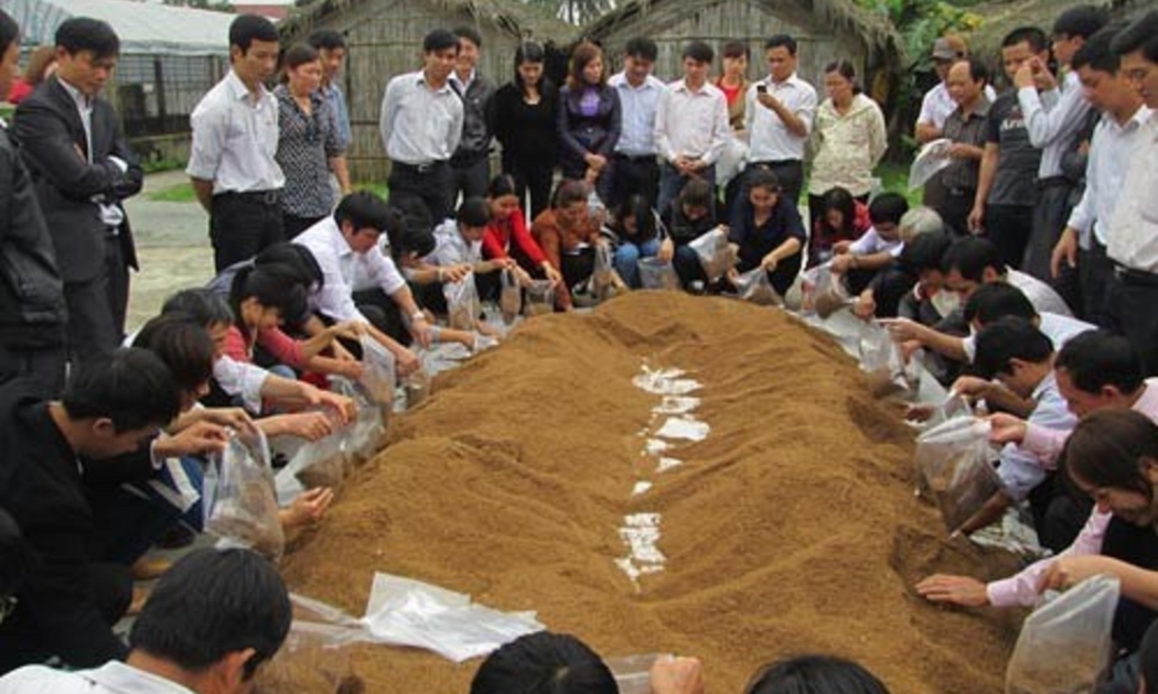 Đào tạo lại nông dân là nhiệm vụ cần thiết.