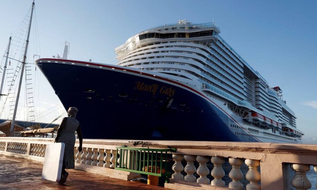 Công ty vận hành tàu du lịch Carnival Corp. hiện nắm giữ khoảng 9 tỷ USD tiền mặt, cao gấp nhiều lần mức 2-2,5 tỷ USD trước đại dịch - Ảnh: Shutterstock