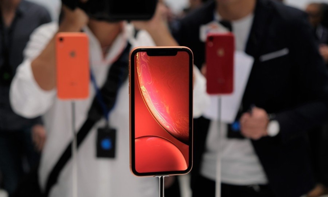 Smartphone được dự báo sẽ là động lực quan trọng với tăng trưởng của ngành tiêu dùng công nghệ Mỹ năm nay - Ảnh: FT