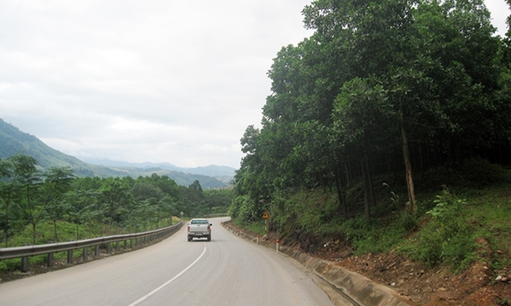 Một đoạn Quốc lộ 12A đi qua địa phận tỉnh Quảng Bình.