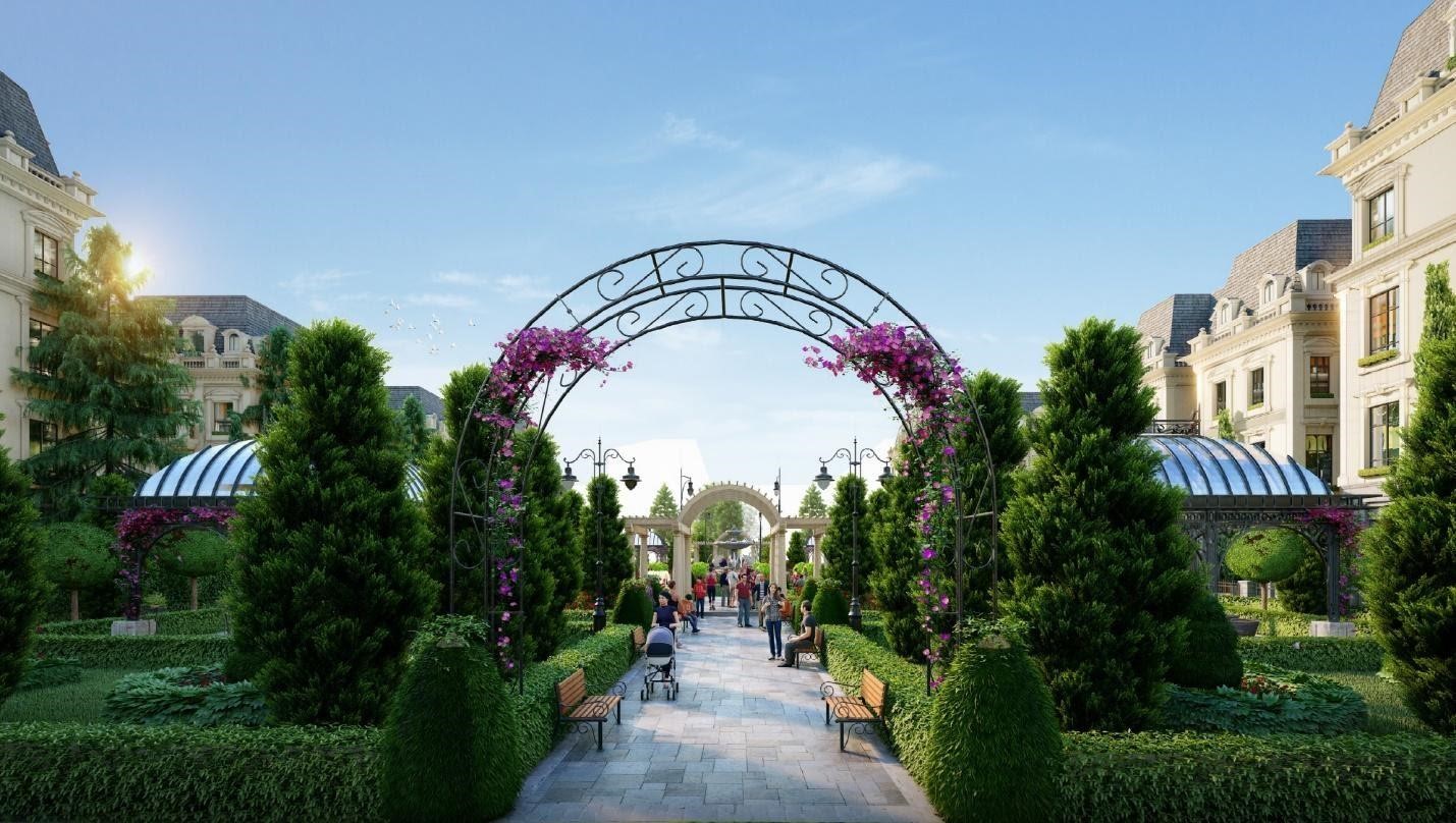 Khu vườn Ho&agrave;ng Gia mang lại cảnh quan xanh m&aacute;t cho to&agrave;n khu.