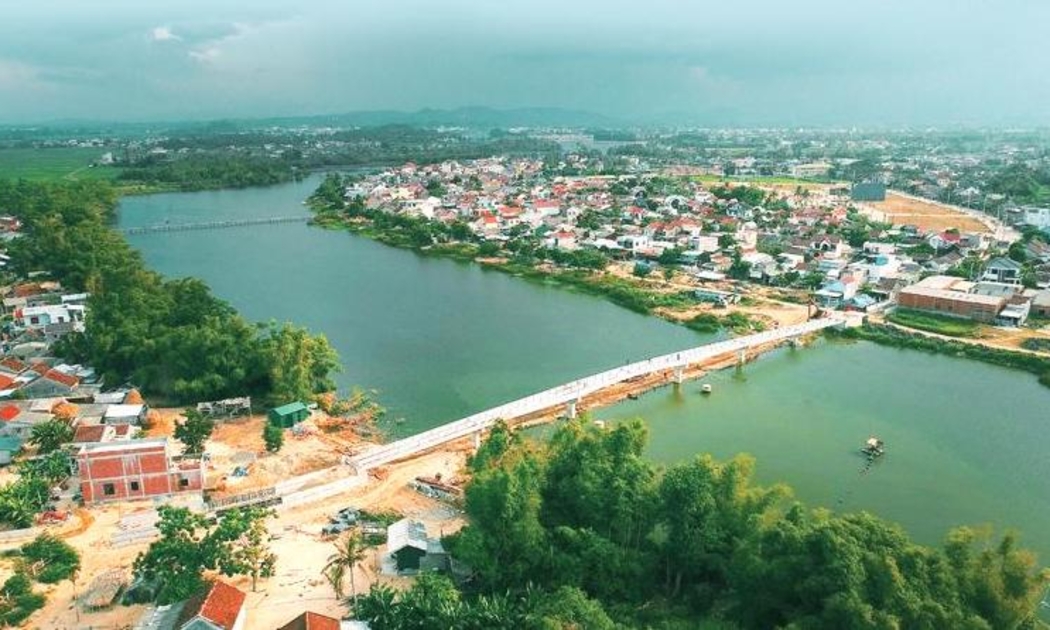 Cầu bắc qua sông Trà Bồng tại xã Bình Dương, huyện Bình Sơn, tỉnh Quảng Ngãi.