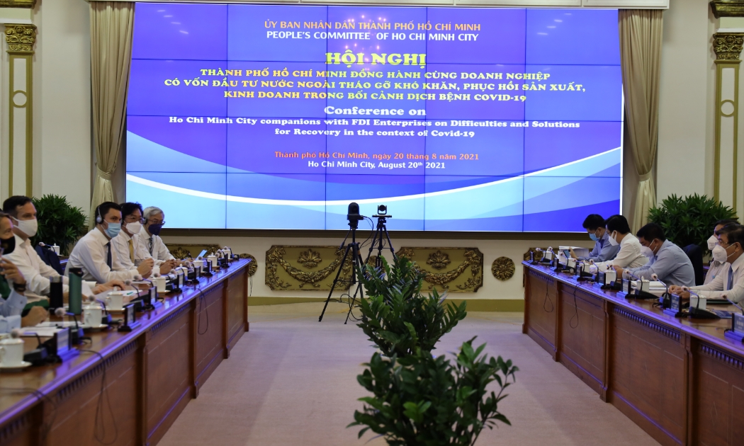 Toàn cảnh hội nghị tháo gỡ khó khăn cho doanh nghiệp có vốn đầu tư nước ngoài (Ảnh TTBC).