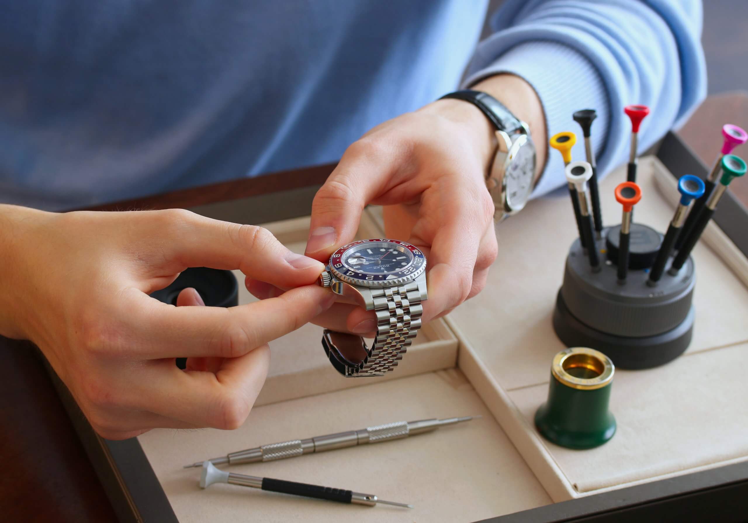 Dịch Covid-19 chứng kiến&nbsp;sự b&ugrave;ng nổ về gi&aacute; của những chiếc đồng hồ cũ tr&ecirc;n&nbsp; &nbsp; &nbsp; &nbsp; thị trường mua b&aacute;n lại.&nbsp;