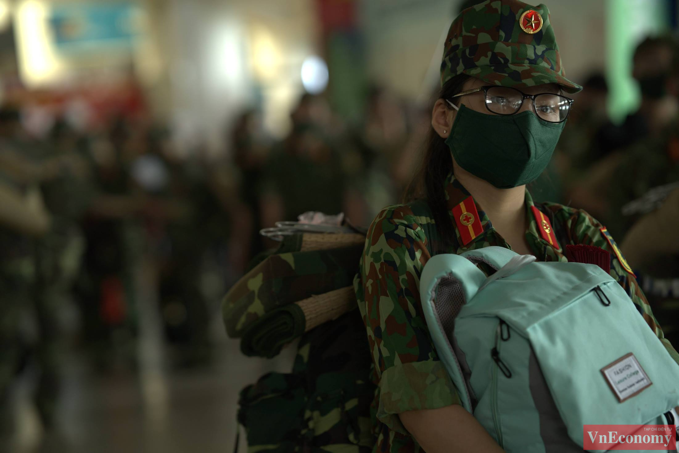 Chiều 21/8,&nbsp;chuyến bay VJ121 chở những c&aacute;n bộ, chiến sĩ qu&acirc;n y đầu ti&ecirc;n từ H&agrave; Nội&nbsp; đ&atilde; hạ c&aacute;nh xuống&nbsp;s&acirc;n bay T&acirc;n Sơn Nhất.