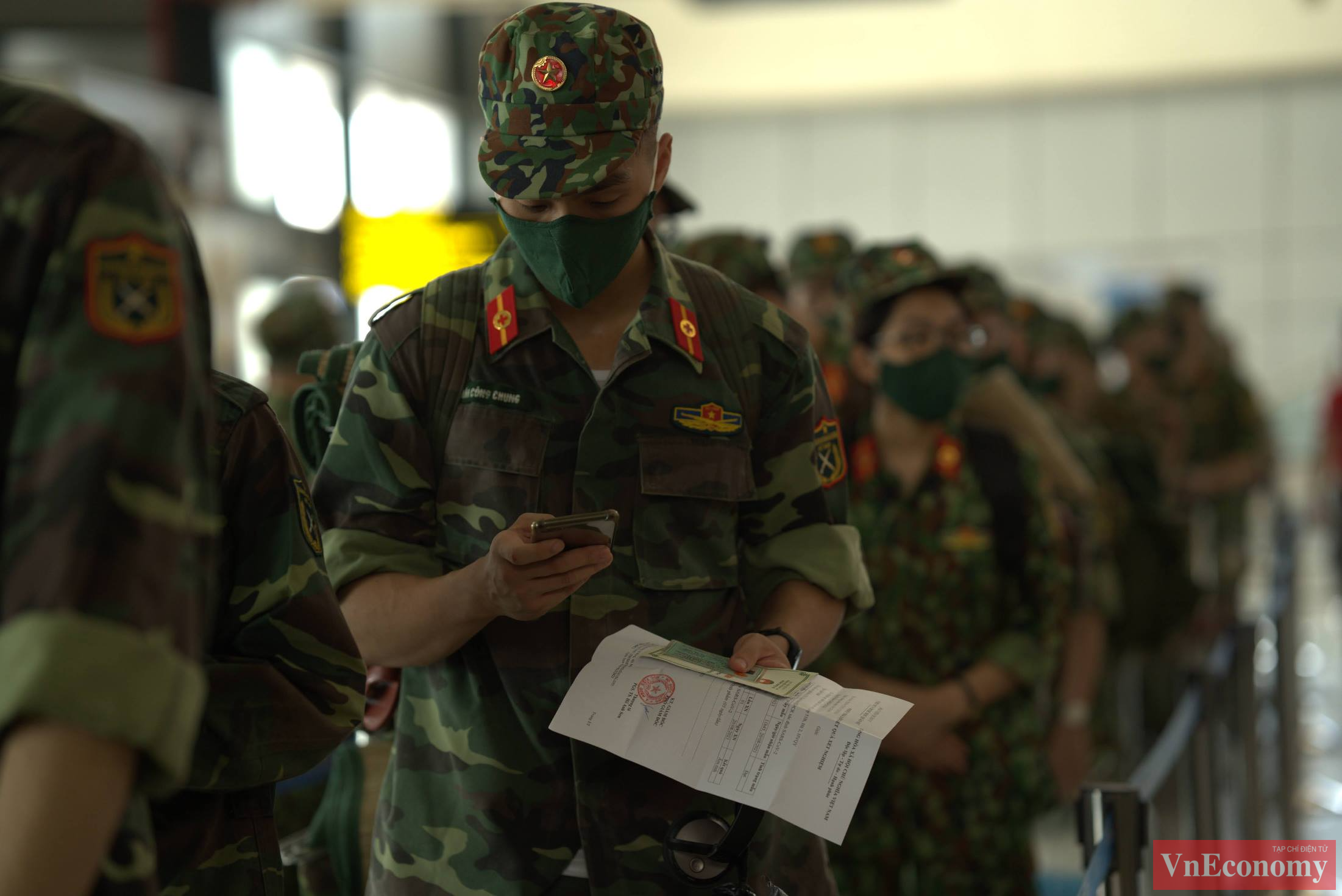 Đo&agrave;n c&oacute;&nbsp;c&oacute; 113 b&aacute;c sĩ l&agrave; học vi&ecirc;n sau đại học đang học tập tại Học viện Qu&acirc;n y, 2 c&aacute;n bộ v&agrave; 180 học vi&ecirc;n năm thứ tư.&nbsp;