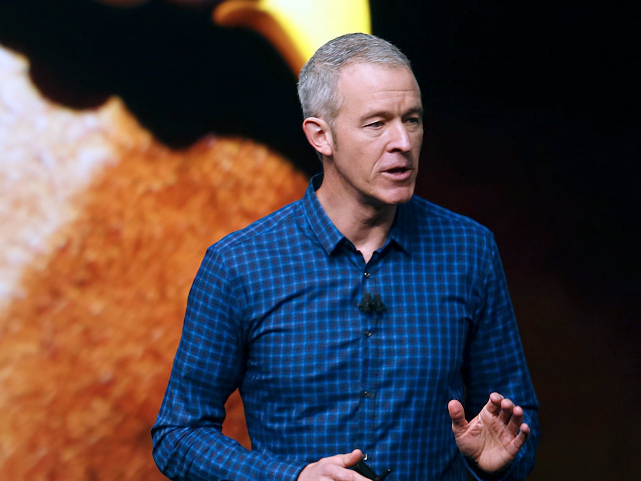 Jeff Williams, COO của Apple - Ảnh: AP