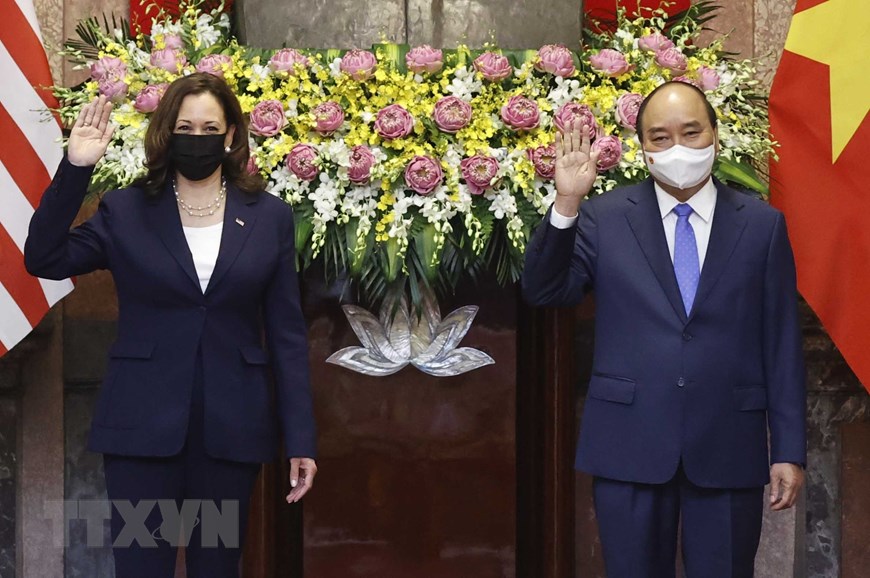 Phó Tổng thống Mỹ Kamala Harris và Chủ tịch nước Nguyễn Xuân Phúc - Ảnh: TTXVN