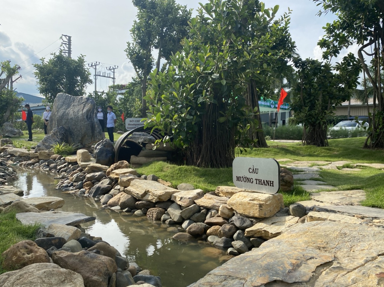 C&ocirc;ng ty CP Shinec ti&ecirc;n phong tạo n&ecirc;n những &ldquo;khoảng xanh - c&ocirc;ng vi&ecirc;n xanh&rdquo; đầy &yacute; nghĩa giữa l&ograve;ng khu c&ocirc;ng nghiệp.