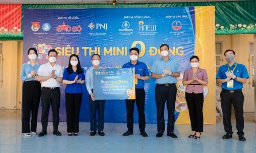 Ấm áp tình người tại Siêu thị mini 0 đồng Hoài Đức, Hà Nội