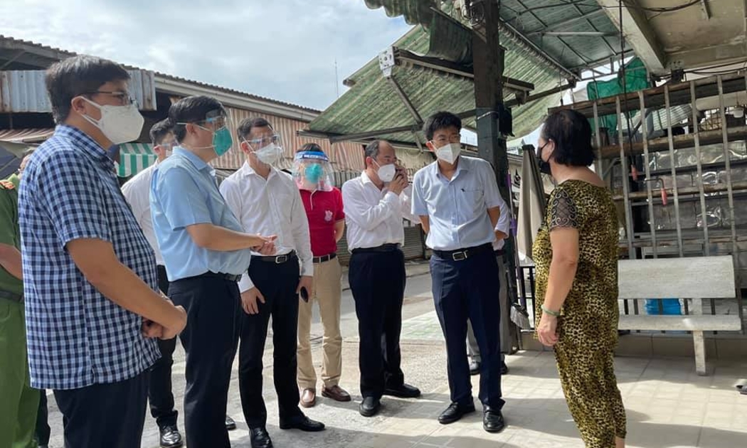 Bộ Trưởng Bộ Y tế Nguyễn Thanh Long thị sát công tác phòng, chống dịch Covid-19.