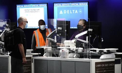 Nhân viên hãng hàng không Mỹ phải nộp 200 USD/tháng nếu không tiêm đủ vaccine Covid