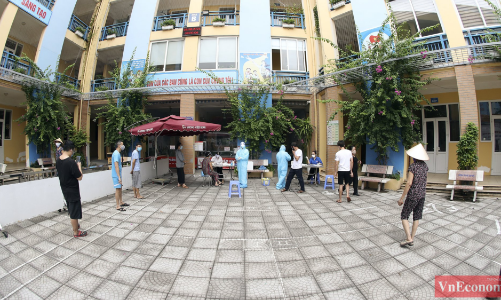 Hà Nội lấy 8.000 mẫu xét nghiệm sau khi mở rộng phong tỏa tại 