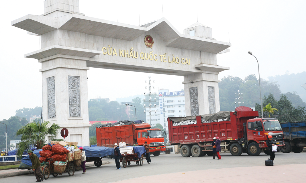 Thông quan tại cửa khẩu ngày càng bị siết chặt.