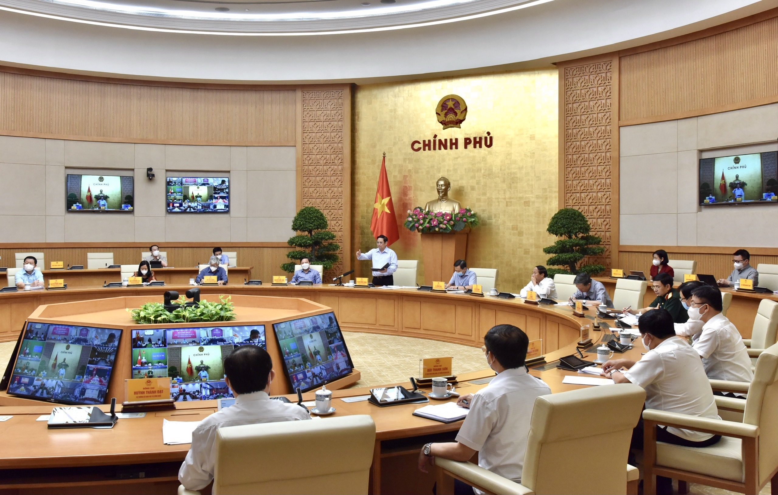 To&agrave;n cảnh cuộc họp - Ảnh: VGP.