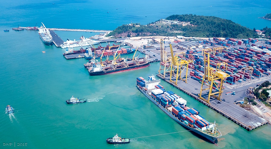 Miễn, giảm một số loại phí hàng hải cho tàu chuyển tải dầu tại vịnh Vân Phong, Khánh Hoà từ ngày 12/10. 