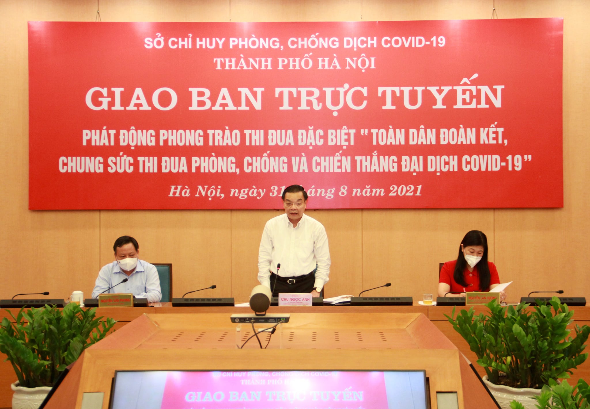 Sở Chỉ huy phòng, chống dịch Covid-19 Thành phố Hà Nội tổ chức giao ban trực tuyến với các xã phường.