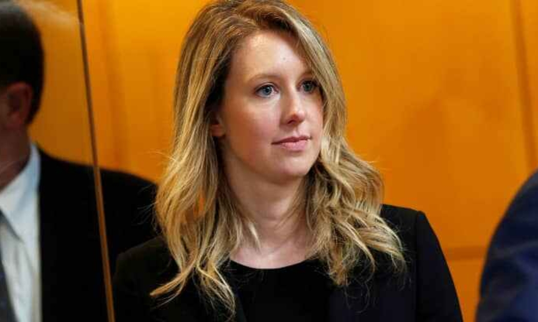 Elizabeth Holmes xuất hiện tại toà án ở San Jose, California, tháng 7/2019 - Ảnh: Reuters.