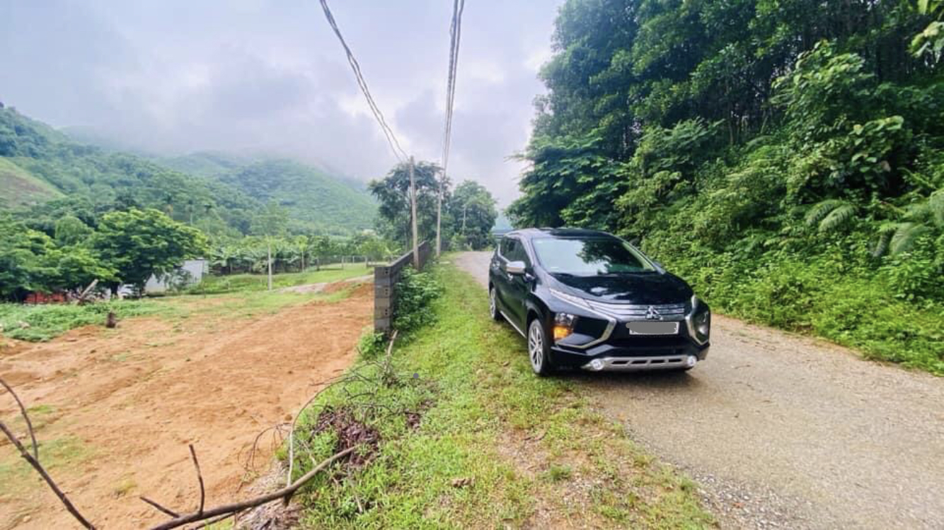 Lối đi cũ đ&atilde; bị san lấp th&agrave;nh mảnh đất mới v&agrave; đang được ch&agrave;o b&aacute;n tr&ecirc;n mạng.