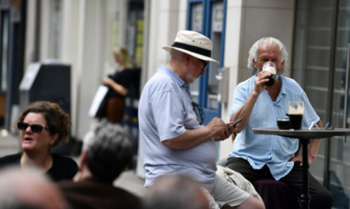 Đến lượt Ireland chuẩn bị dỡ bỏ hết các hạn chế chống Covid-19