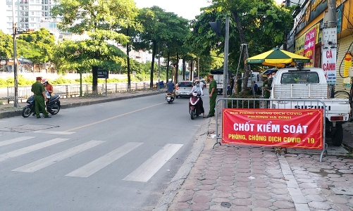 Hà Nội: Xử phạt hơn 1.300 trường hợp vi phạm phòng, chống dịch 