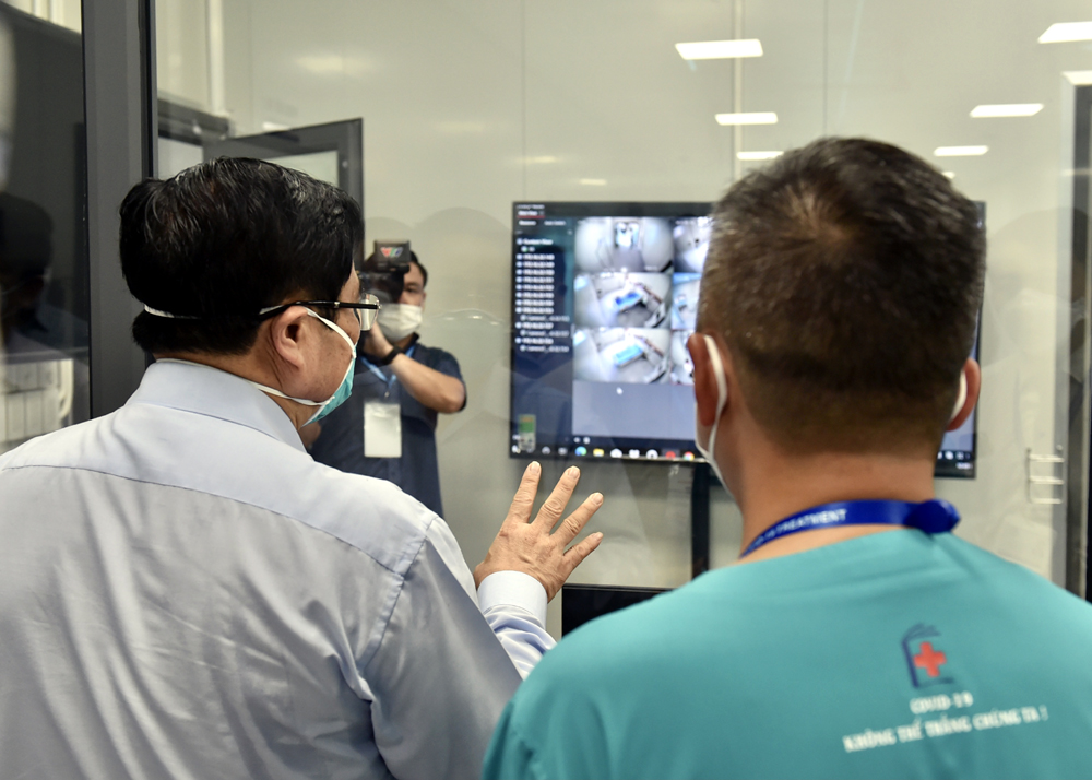 Bệnh viện được chia th&agrave;nh 3 khu: Khu xanh l&agrave; văn ph&ograve;ng h&agrave;nh ch&iacute;nh; khu v&agrave;ng l&agrave; c&aacute;c d&atilde;y k&yacute; t&uacute;c x&aacute;, nh&agrave; ăn, x&eacute;t nghiệm, kho vật tư thiết bị y tế v&agrave; khu đỏ l&agrave; nơi điều trị.