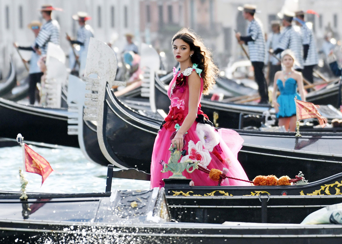 Mặc d&ugrave; Venice c&oacute; lịch sử 1.600 năm, nhưng c&oacute; vẻ như th&agrave;nh phố chưa bao giờ nh&igrave;n thấy một cảnh tượng như thế n&agrave;y.