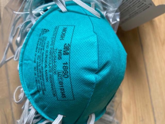 20.880 chiếc khẩu trang 3M m&atilde; 1860 c&oacute; dấu hiệu giả mạo nh&atilde;n hiệu 3M của Mỹ