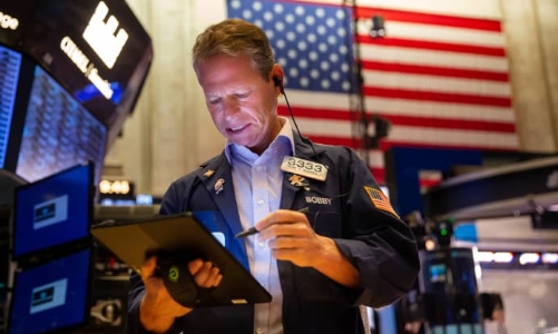 Chứng khoán Mỹ lập kỷ lục mới nhờ số liệu việc làm tốt, giá dầu tăng mạnh