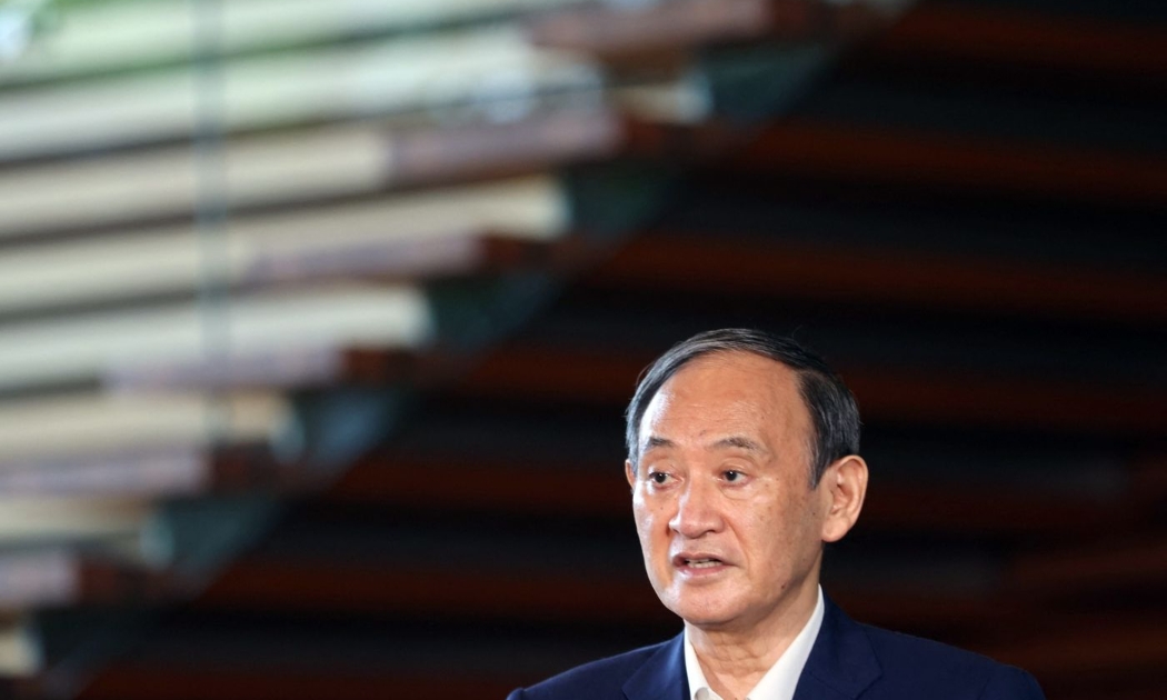 Thủ tướng Nhật Bản Yoshihide Suga phát biểu trước báo giới ở Tokyo ngày 3/9 - Ảnh: Getty/Bloomberg.