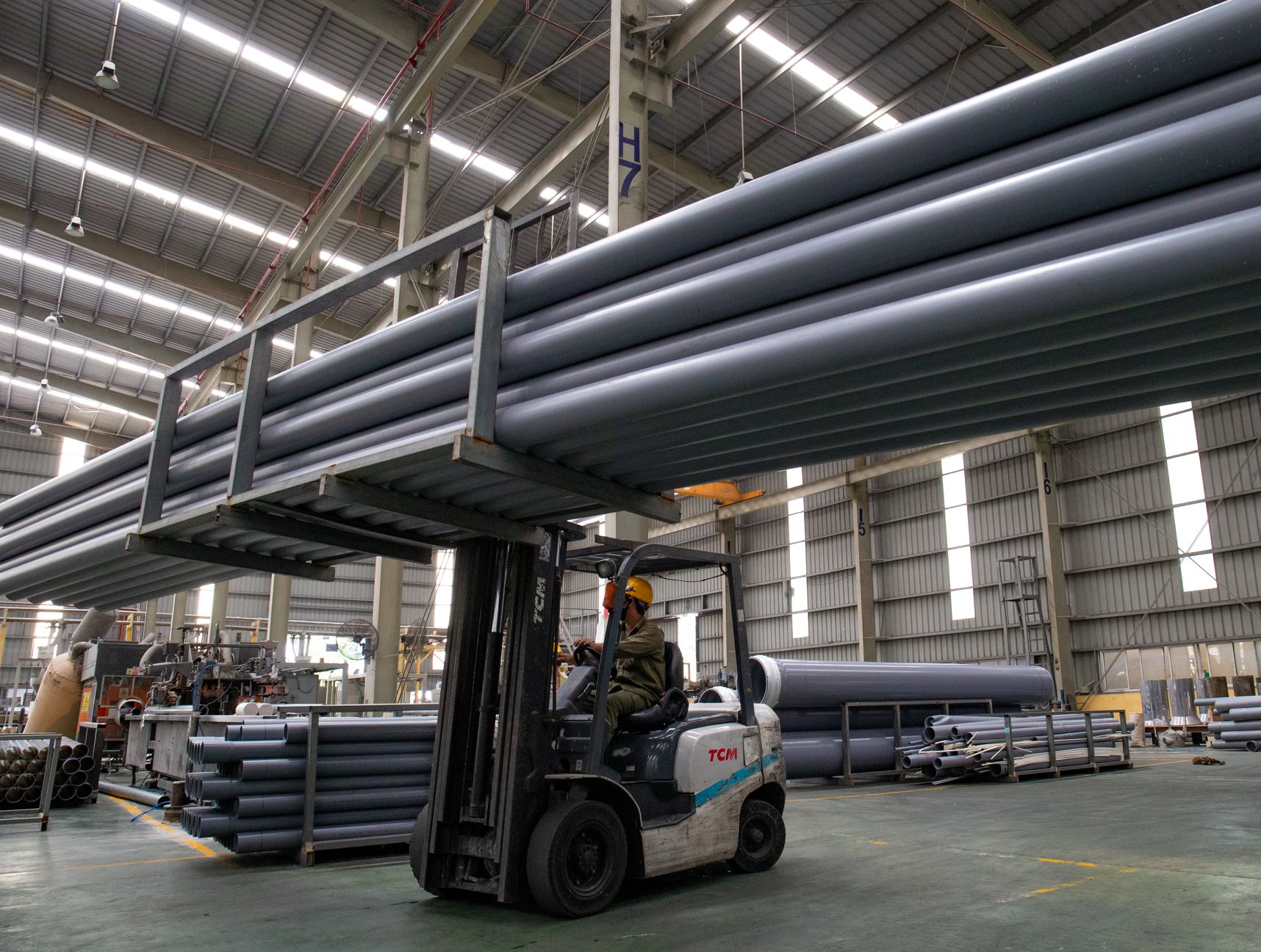 C&aacute;c doanh nghiệp mong mỏi sẽ c&oacute; 100% lao động được ti&ecirc;m 2 mũi vaccine v&agrave; được tổ chức sản xuất trong điều kiện b&igrave;nh thường mới.