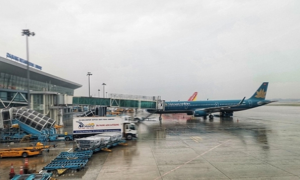 Cần có phương án phòng chống thiên tai, neo đậu tàu bay trong mùa mưa bão.