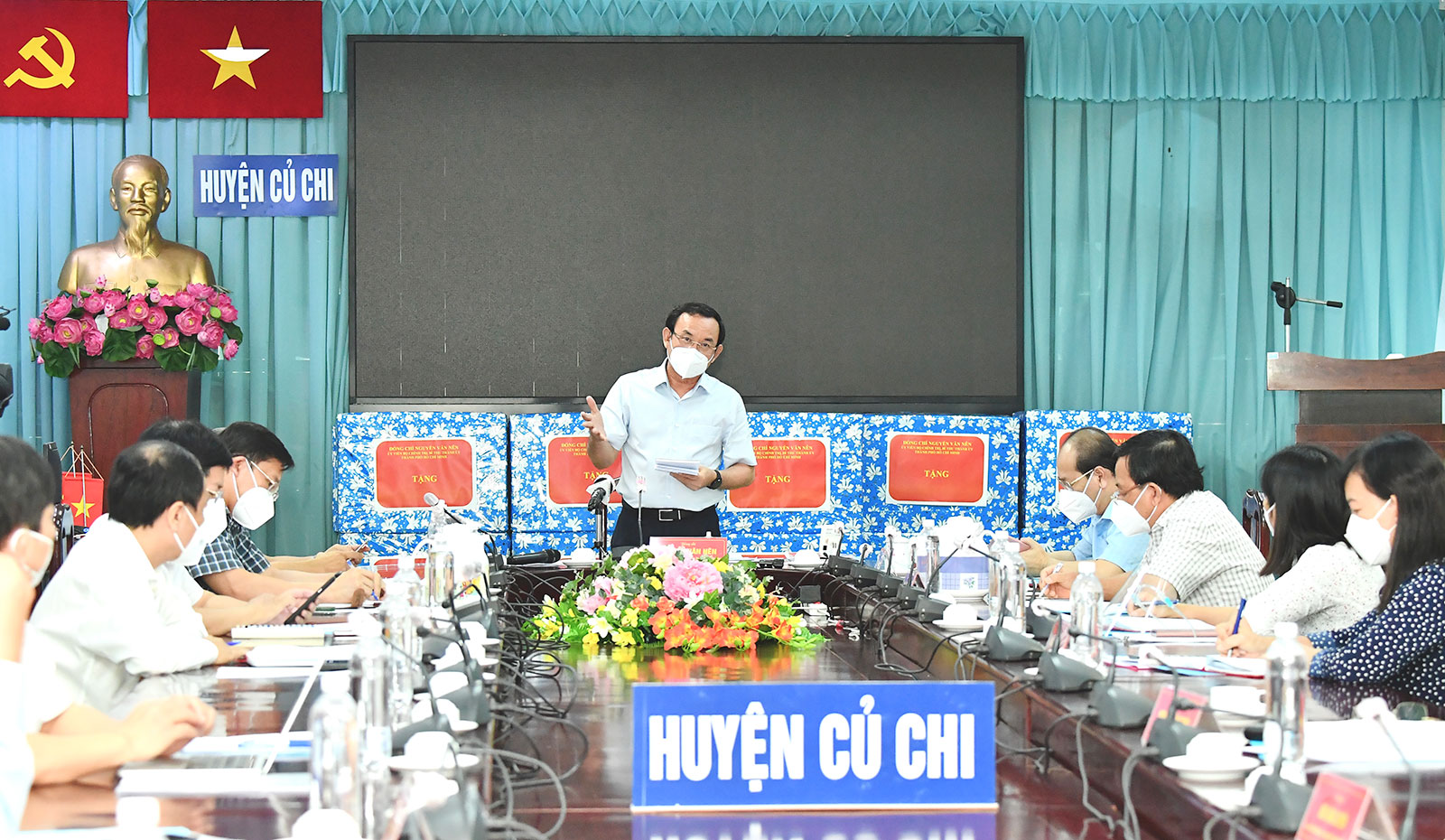 Bí thư Thành ủy Nguyễn Văn Nên đề nghị Ban Chỉ đạo phòng, chống dịch Covid-19 TP.HCM chọn huyện Củ Chi và quận 7 là hai mũi đột phá, thí điểm cho kịch bản bình thường mới sau 15/9.