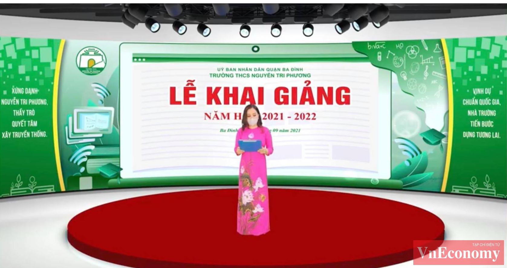 Màn ra mắt thú vị của Ban giám hiệu và video “Đường về trường” như lời chia tay và hẹn gặp độc đáo dành cho các cựu học trò khối 9 được thầy cô giáo trường THCS Nguyễn Tri Phương chuẩn bị chu đáo.