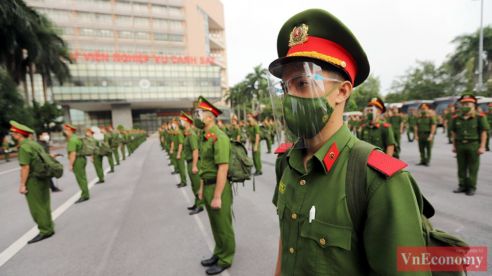 650 cán bộ, học viên Cảnh sát xuất quân chi viện cho miền Nam chống dịch