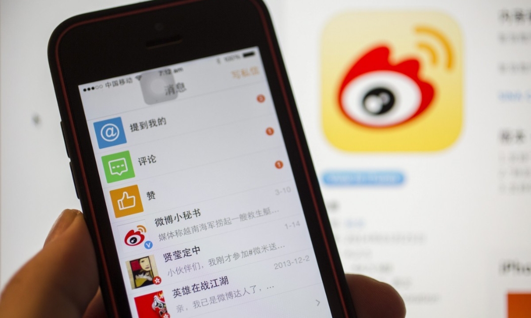Weibo khóa 52 tài khoản