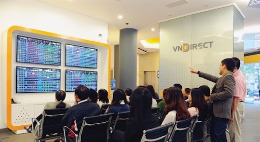 Công ty chứng khoán đang 