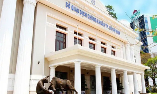 Sàn HOSE: Tháng 8, thanh khoản thị trường cổ phiếu lập kỷ lục, 37 doanh nghiệp đạt quy mô tỷ USD