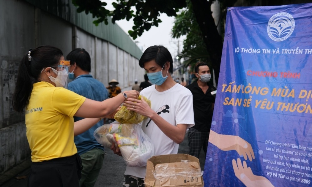 Hỗ trợ khẩn cấp người lao động khó khăn ở TP. Hồ Chí Minh