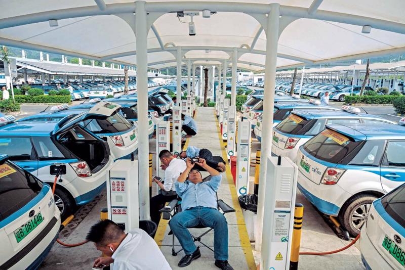 Electric vehicles need support to get moving