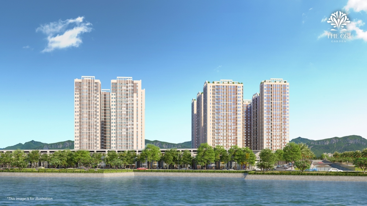 Toạ lạc tại tâm điểm phía Tây Bắc Đà Nẵng, The Ori Garden mang đến cho cư dân tầm nhìn 4 mặt thoáng, 2 mặt hồ: Hồ Bàu Tràm, hồ cảnh quan, ra núi Bạch Mã và biển.