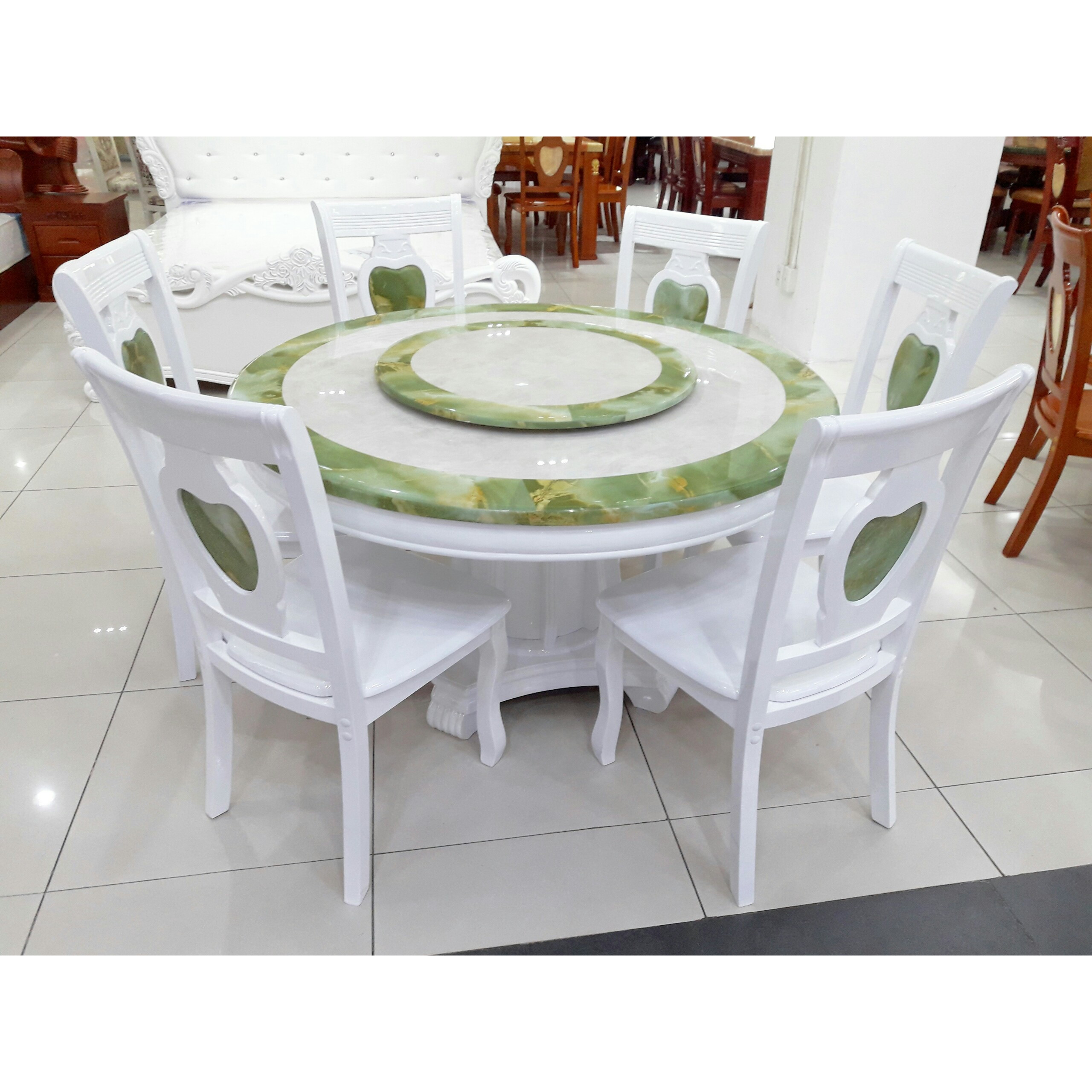 Điều tra bán phá giá đối với một số sản phẩm bàn, ghế nhập khẩu từ Malaysia