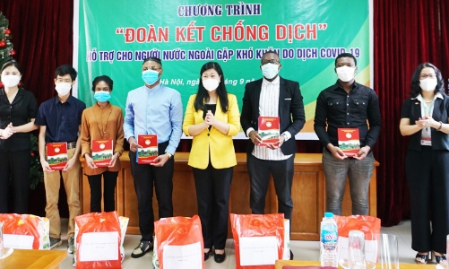Hà Nội hỗ trợ người nước ngoài gặp khó khăn do dịch Covid-19