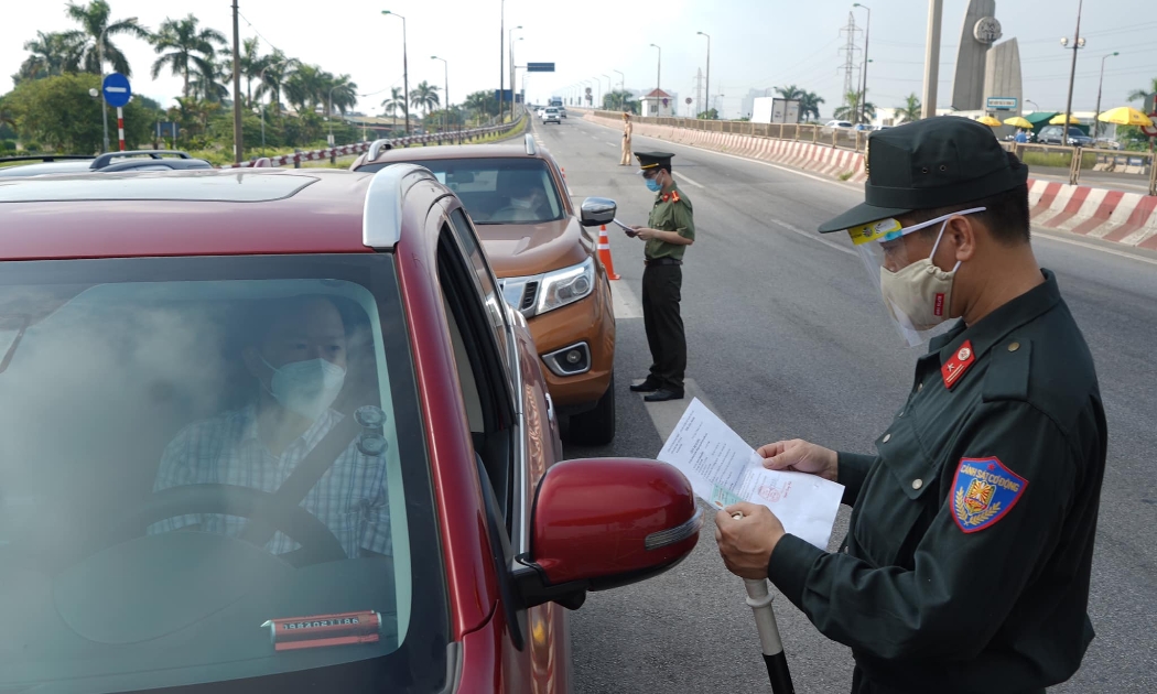 Các chốt kiểm soát cửa ngõ ra/vào Hà Nội sẽ dừng hoạt động. Ảnh minh họa - Phạm Hùng. 