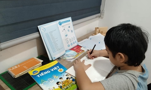 TP. HCM đề xuất hỗ trợ thiết bị học trực tuyến cho 72.638 học sinh