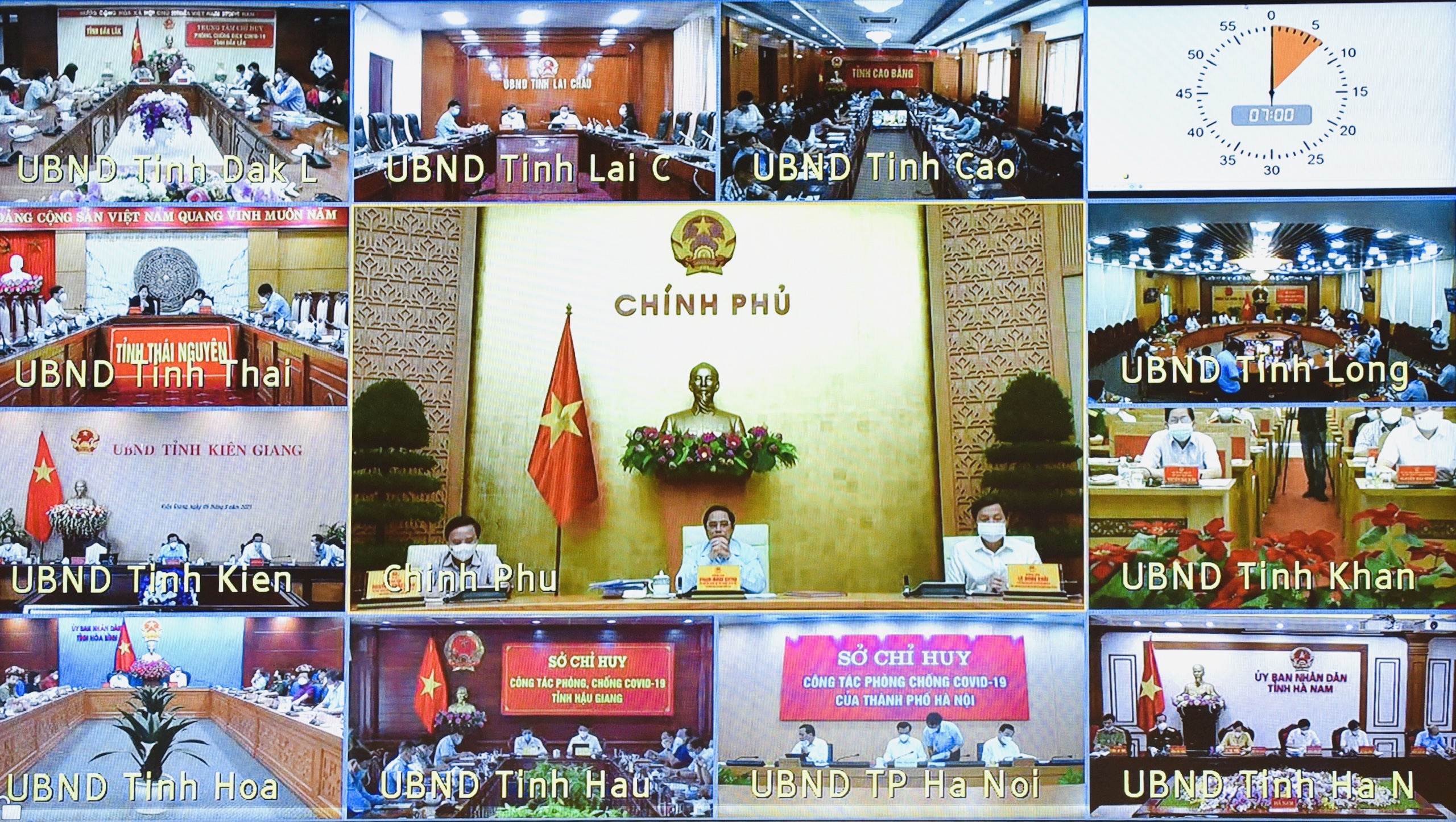 Toàn cảnh cuộc kiểm tra trực tuyến tối ngày 8/9 - Ảnh: VGP.